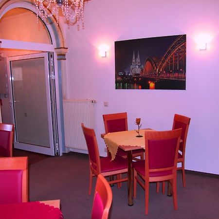 Hotel La Isla Keulen Buitenkant foto