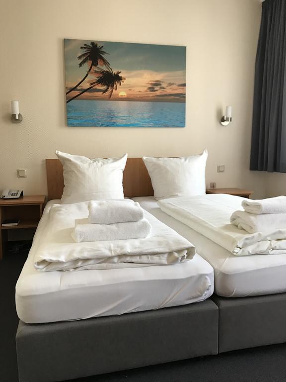 Hotel La Isla Keulen Buitenkant foto