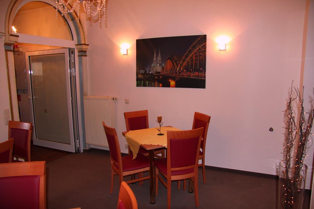 Hotel La Isla Keulen Buitenkant foto